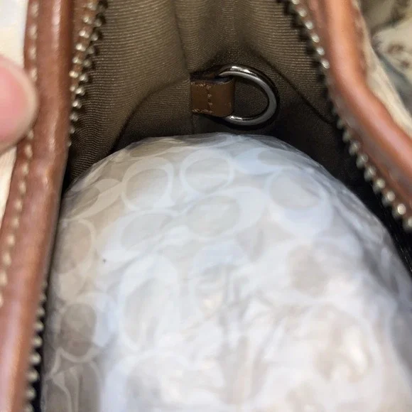 COACH White Sand Mn Signature E/W Sft Duffle 10945 Orig $268 - Picture 10 of 16